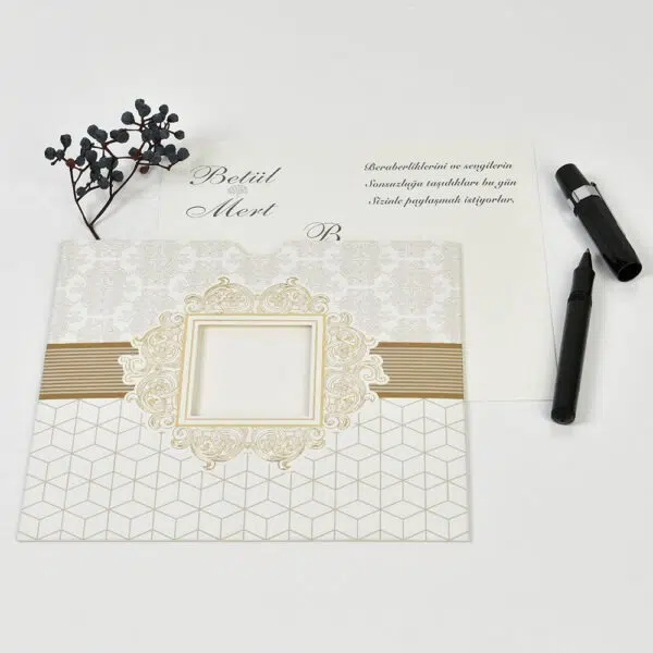 Foto Invitatie de Nunta Romantica - cod 521